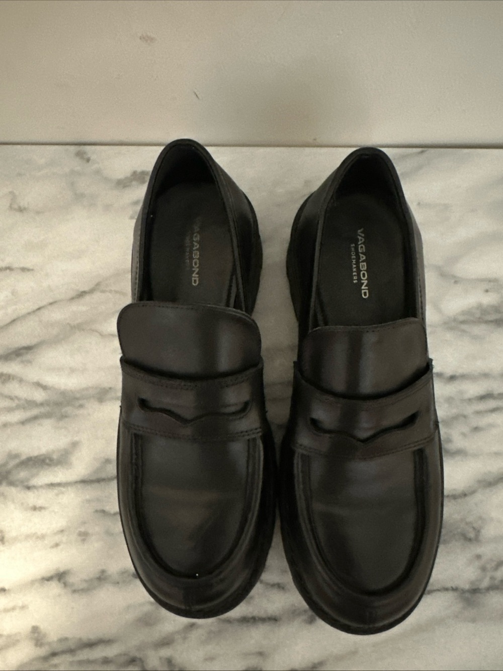 Vagabond Black Leather Penny Loafers womens sz 7